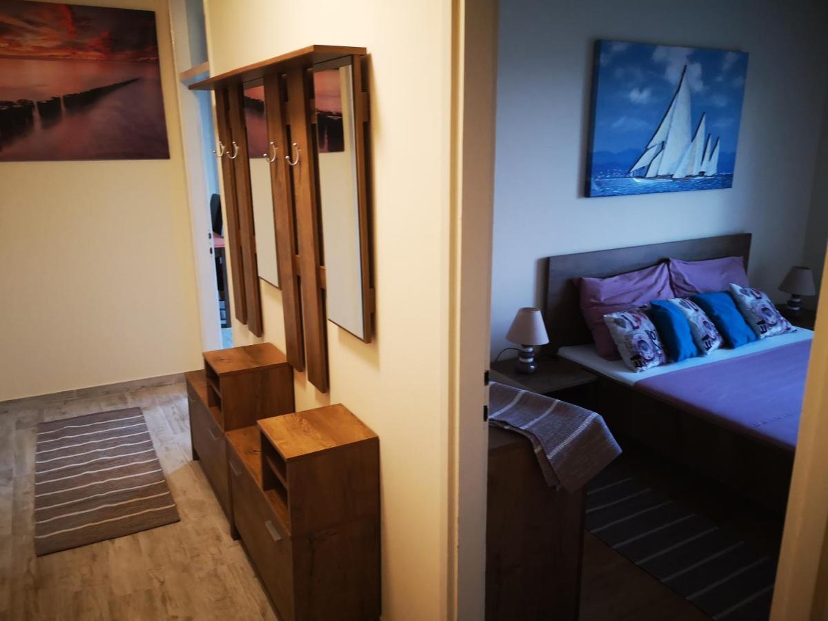 Apartman Petrovic City Center โตรกีร์ ภายนอก รูปภาพ