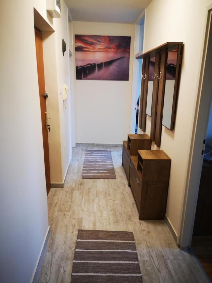 Apartman Petrovic City Center โตรกีร์ ภายนอก รูปภาพ